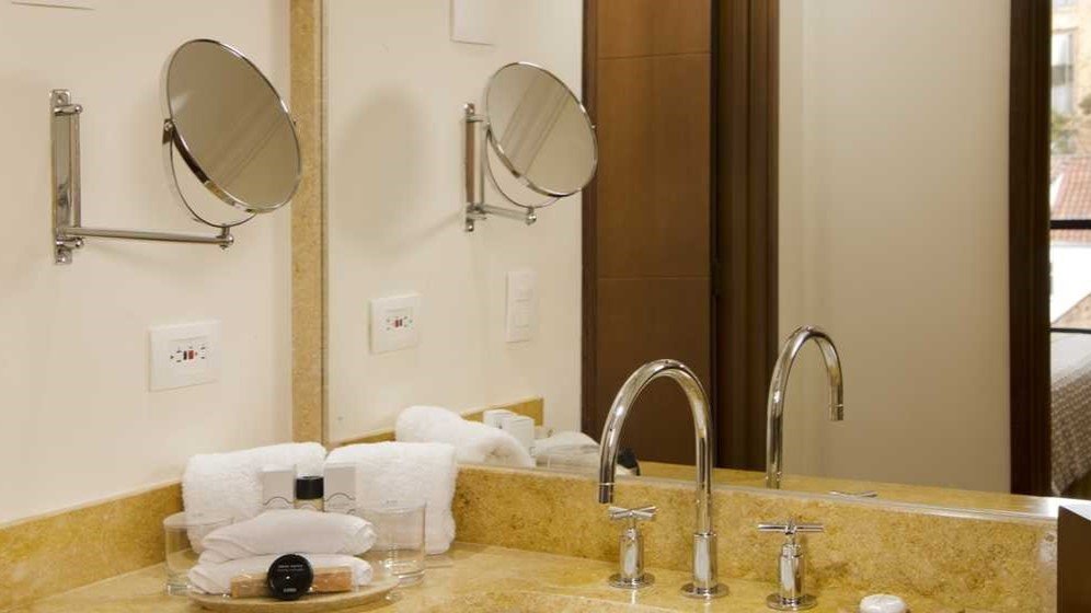 Hotel hilton for the say